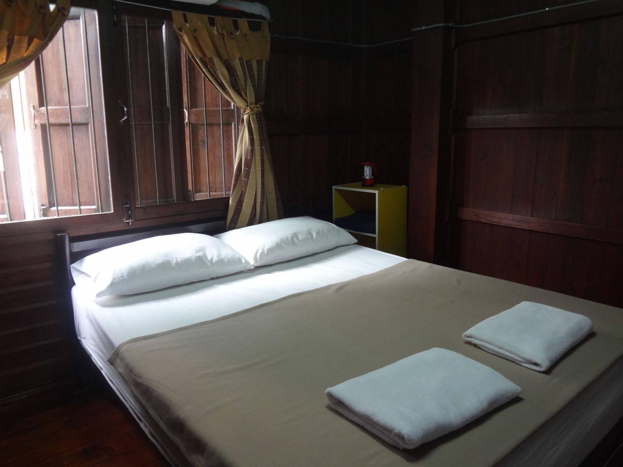 Baan Mai Guesthouse Μάε Χονγκ Σον Εξωτερικό φωτογραφία
