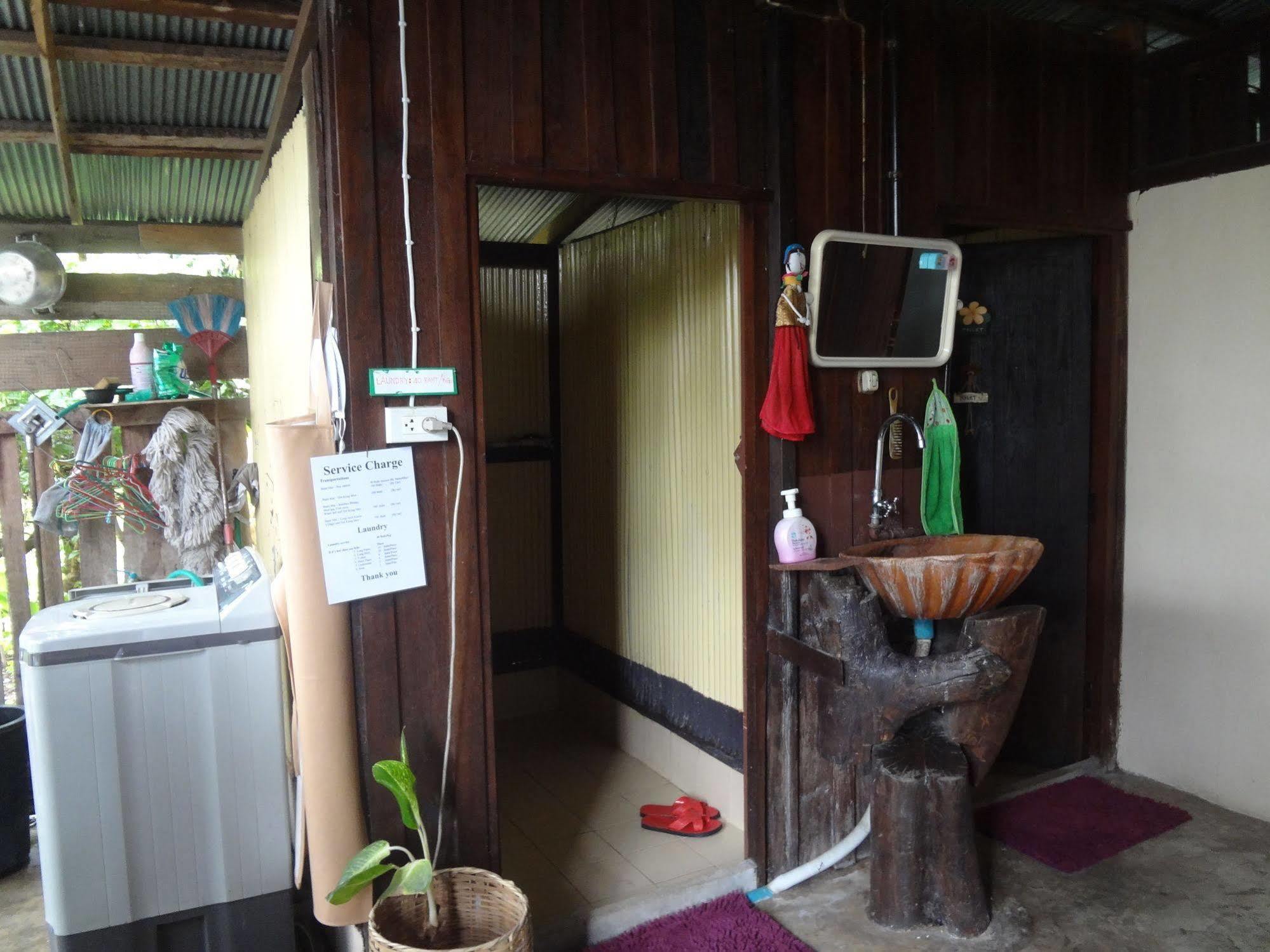 Baan Mai Guesthouse Μάε Χονγκ Σον Εξωτερικό φωτογραφία