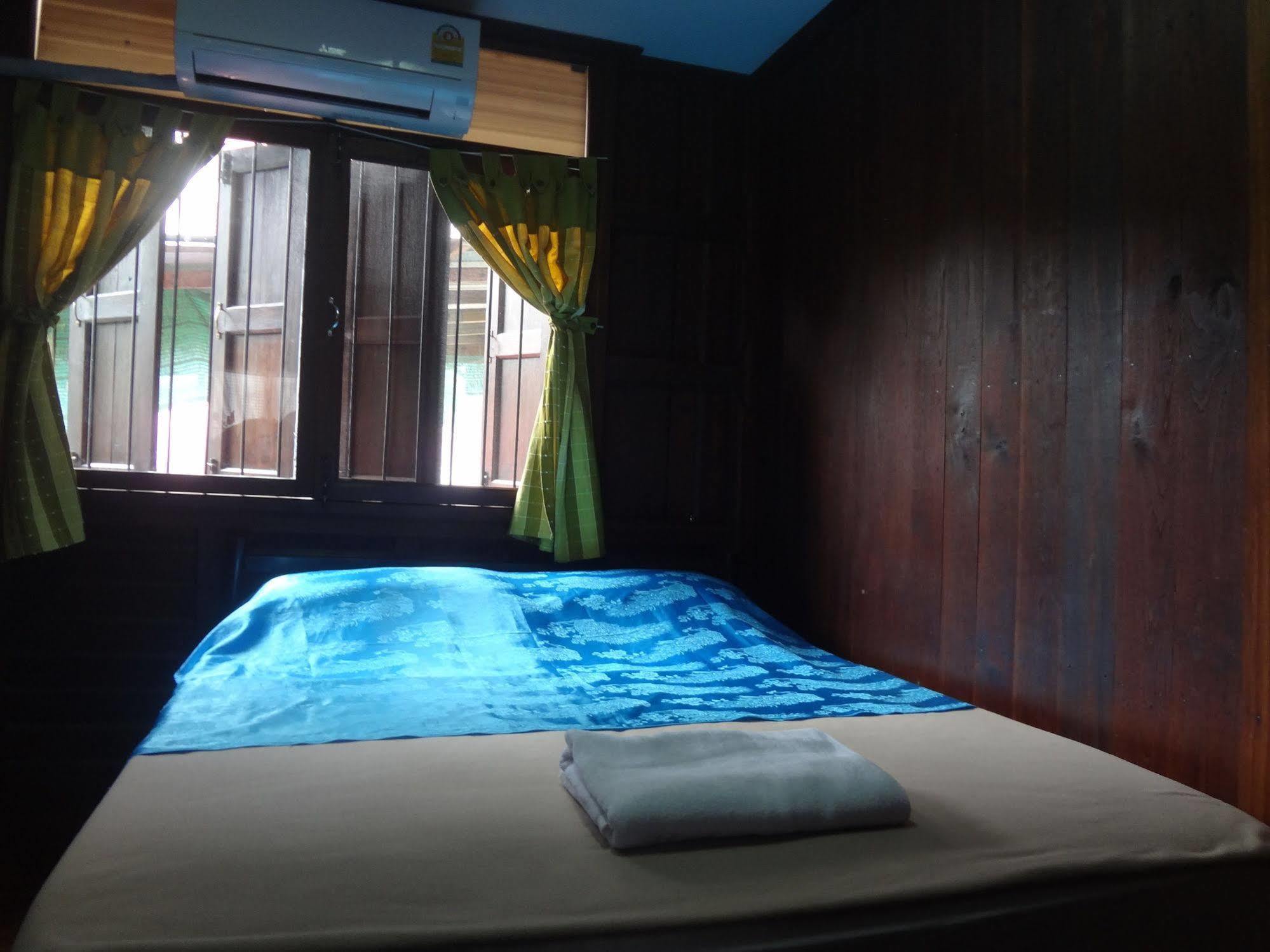 Baan Mai Guesthouse Μάε Χονγκ Σον Εξωτερικό φωτογραφία
