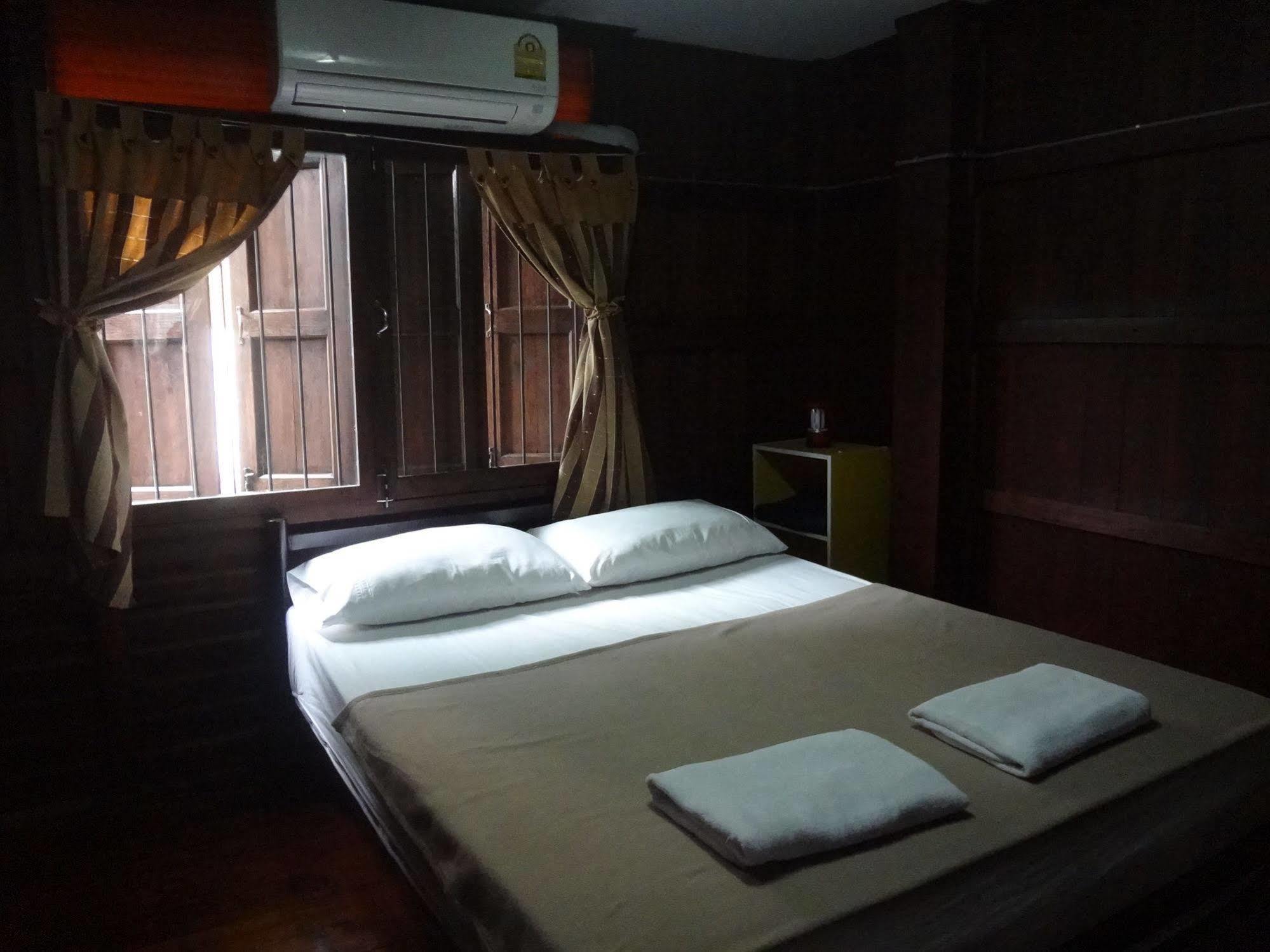 Baan Mai Guesthouse Μάε Χονγκ Σον Εξωτερικό φωτογραφία